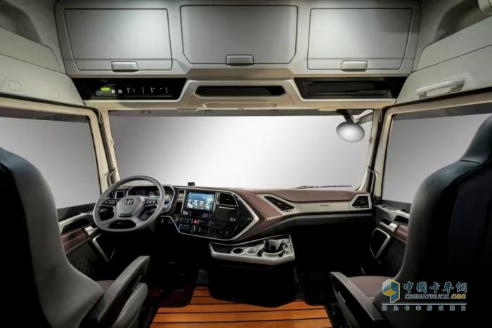 解放鷹陣系列“2+X”理念揭秘-鷹途=舒適、活力+價值