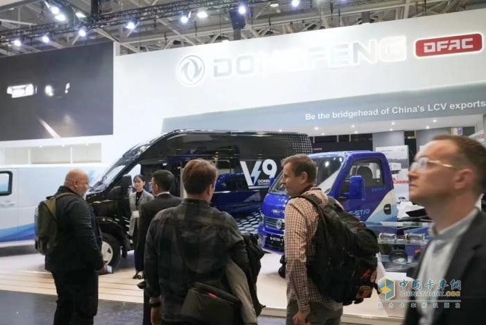 登場！東風輕型車閃耀漢諾威車展，引領新能源商用車新風尚