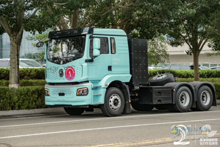 質(zhì)子汽車帝江Re純電動牽引車榮膺CCTA2025雙項大獎