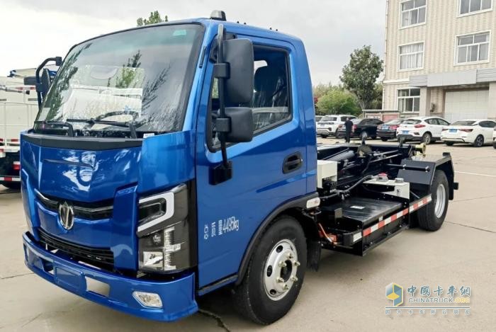 五征環(huán)?？萍?噸車廂可卸式垃圾車，解決城市環(huán)衛(wèi)痛點(diǎn)