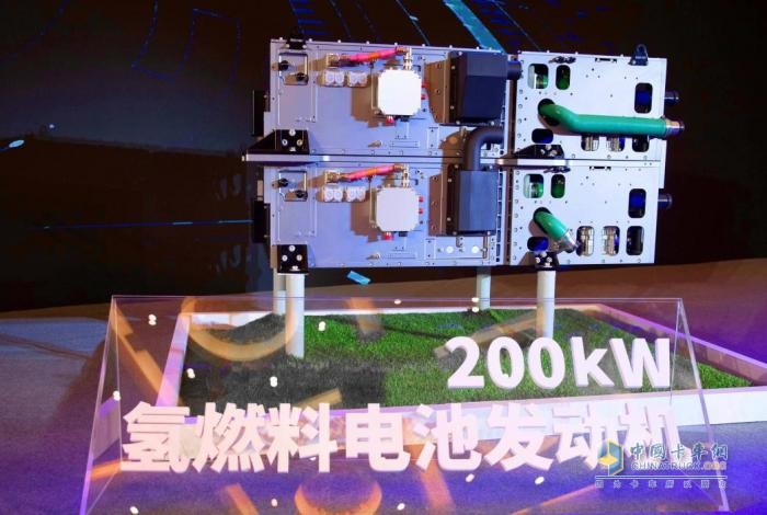 在接近一個小時的采訪時間里，濰柴就重卡市場、大馬力大排量發(fā)動機(jī)、新能源與出口等問題和外界進(jìn)行了深入交流，信息量很大。