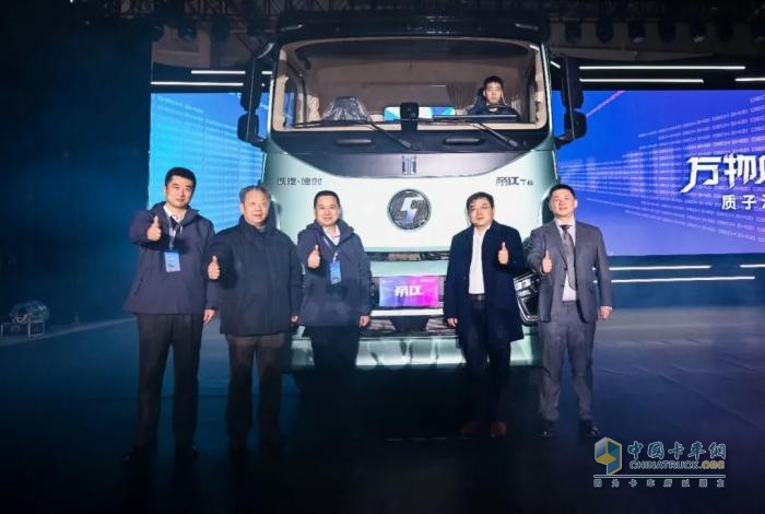 前路鉭途，質(zhì)變未來  質(zhì)子汽車2025產(chǎn)品發(fā)布會(huì)成功舉辦