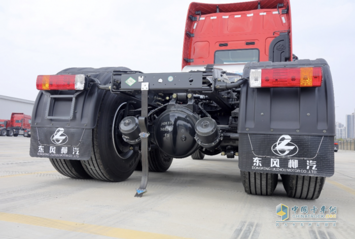 可靠動(dòng)力，配置高端，乘龍H7 LNG牽引車，用實(shí)力說(shuō)話！