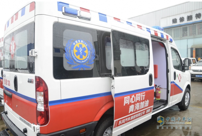 同心同行 東風(fēng)御風(fēng)救護(hù)車援助甘肅、青海地震災(zāi)區(qū)