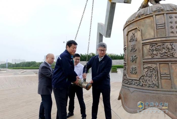 飛碟汽車 民族的，世界的—飛碟汽車挑戰(zhàn)帕米爾高原出征儀式啟幕