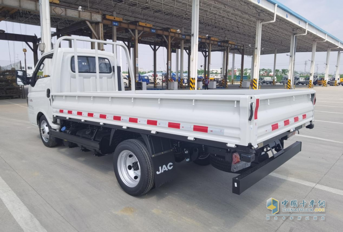 同城商貿(mào)配送 他為什么說(shuō)用江淮1卡愷達(dá)能舒舒服服賺大錢(qián)？