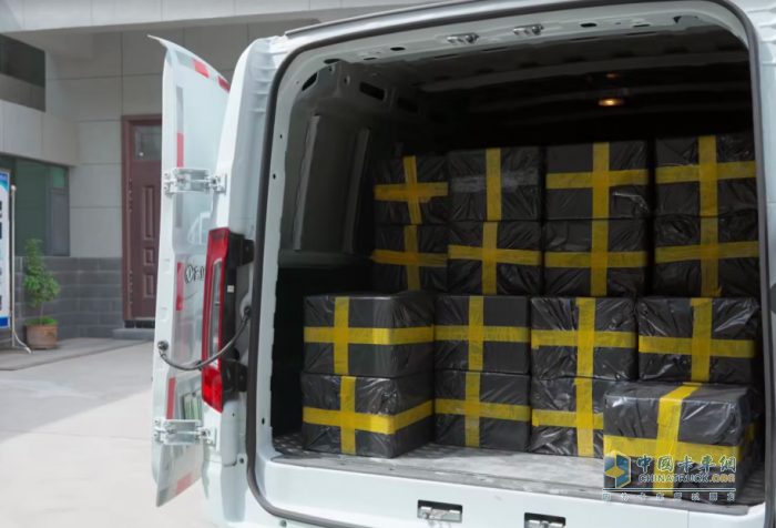 這款8萬級最具性價比的廂貨車-東風(fēng)睿立達(dá)讓貨運(yùn)更劃算，配送更輕松