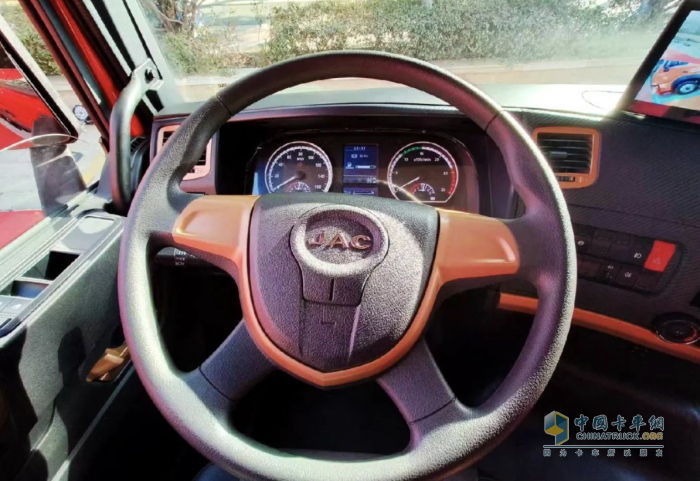 “廂”當(dāng)有力，格爾發(fā)A5L 9.8米雙飛翼載貨車(chē)跑贏快遞快運(yùn)