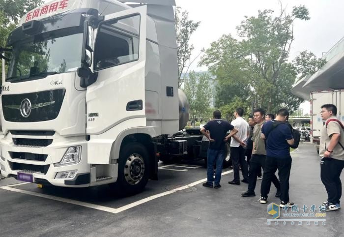 東風(fēng)商用車：強(qiáng)強(qiáng)聯(lián)合 樹立標(biāo)桿 智能輔助駕駛重卡試乘試駕品鑒會在西安舉辦