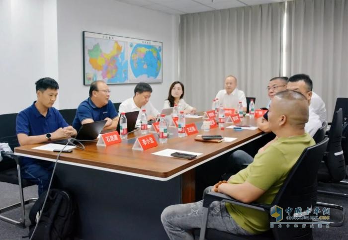 80輛港口牽引車簽約，新賽道驅(qū)動寧波港口物流價(jià)值升級