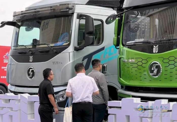 低碳發(fā)展 氫啟未來(lái) 質(zhì)子汽車亮相第三屆西部氫能博覽會(huì)