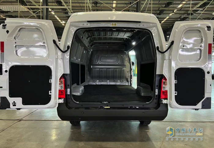 新能源大面引領者，開瑞江豚E7為攪動7方市場而生