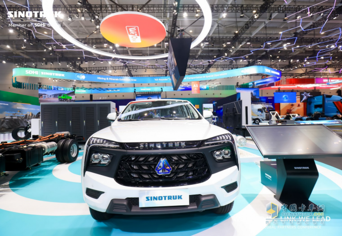 從技術(shù)驅(qū)動到場景適配—中國重汽新能源產(chǎn)品的全維度解決方案