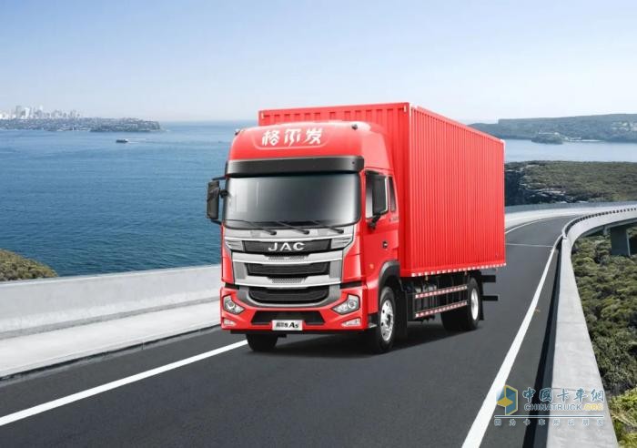 秋霧天氣下的安全駕駛之道，你掌握了嗎？