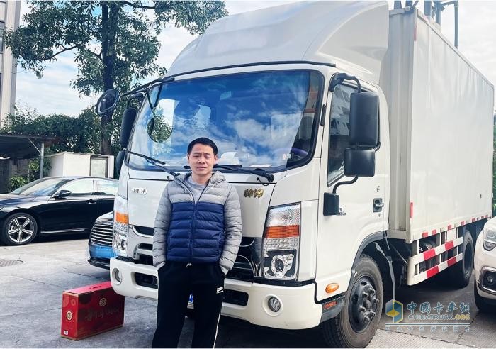 1號伙伴陳師傅攜手江淮1卡帥鈴，一路坦途逐夢行