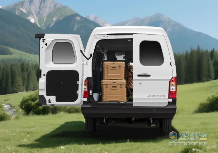 一車何以勝任多面角色？江淮1van藍(lán)貓客運(yùn)版給出創(chuàng)富“最優(yōu)解”