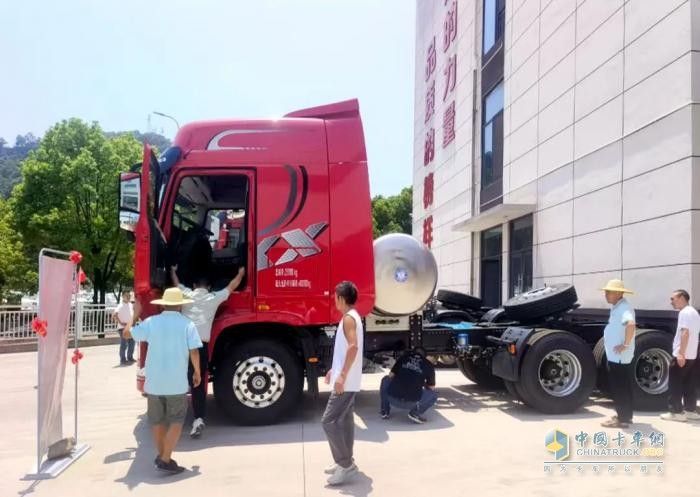 東風(fēng)商用車:重慶區(qū)域營銷將士以奔跑姿態(tài)穿越酷暑熱浪