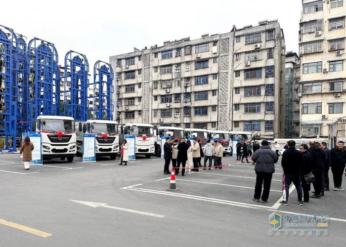 簽單420輛！東風天錦系列水車新品耀世啟新