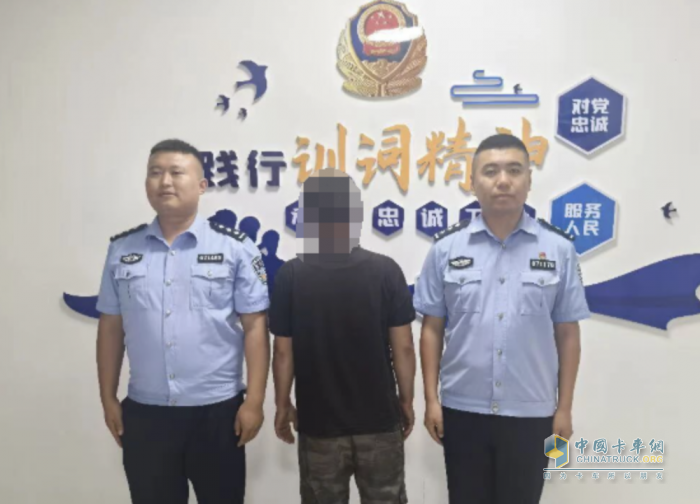 2025年8月15日，內(nèi)蒙古突泉縣公安局查處2起未按規(guī)定懸掛、噴涂危險化學(xué)品警示標(biāo)志案，抓獲2人。