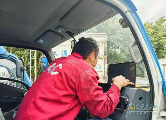 江淮1卡:帥鈴智尊服務(wù) 迎新暖心上線