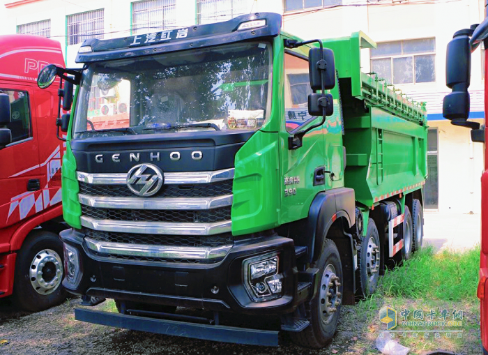 高效賦能雙喜臨門(mén)，上汽紅巖憑借硬核品質(zhì)榮獲第三屆運(yùn)輸榜樣車(chē)型