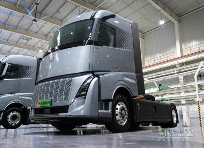 大電量、長續(xù)航、快補(bǔ)能，遠(yuǎn)程星瀚家族重卡引領(lǐng)行業(yè)進(jìn)入深度電動(dòng)化時(shí)代