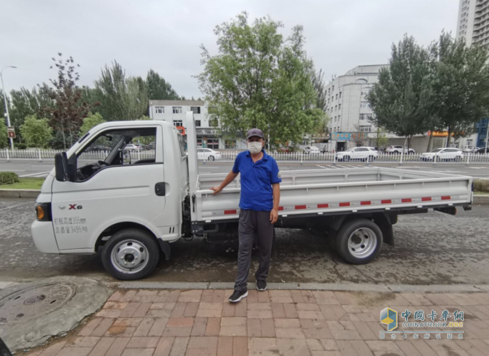 拉水果一車“兩”用,江淮1卡愷達(dá)是他的“解悶”神器