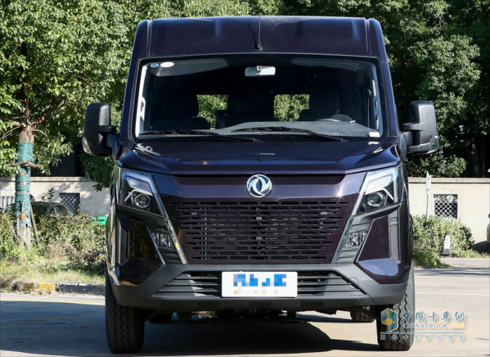 城市配送就選這款實(shí)力派輕客-東風(fēng)御風(fēng)V9+