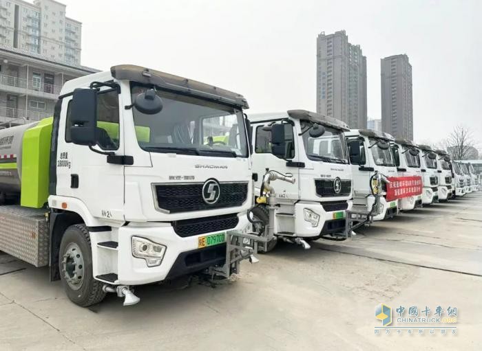 德創(chuàng)環(huán)境新能源環(huán)衛(wèi)車(chē)批量交付 共筑城市綠色新未來(lái)