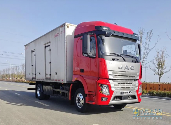 江淮重卡 ：秋天的第一只大閘蟹，你嘗鮮了嗎？