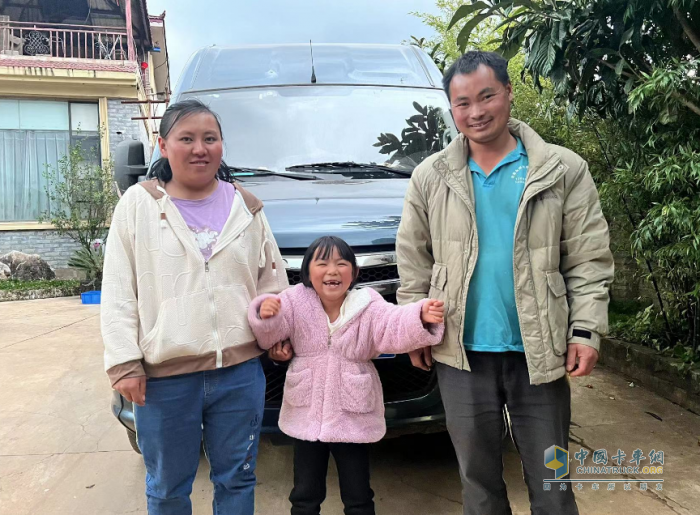 恰是花農(nóng)采摘時 東風御風成為施挎所的“護花使者”