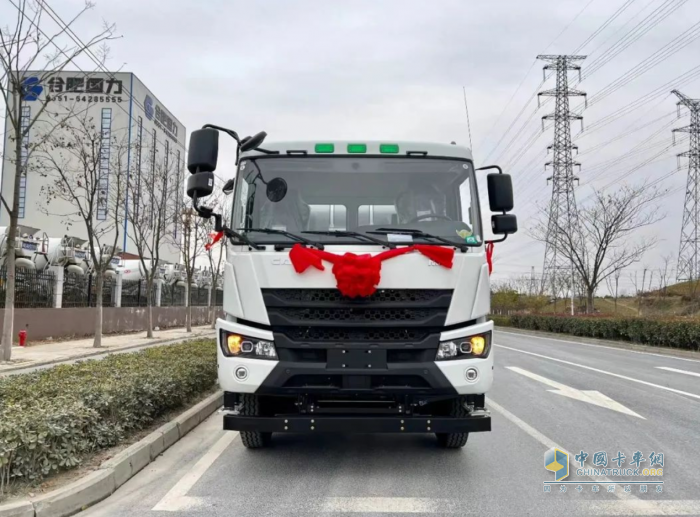 星馬輕騎兵攪拌車,助力客戶打高效創(chuàng)富的正確“姿勢”