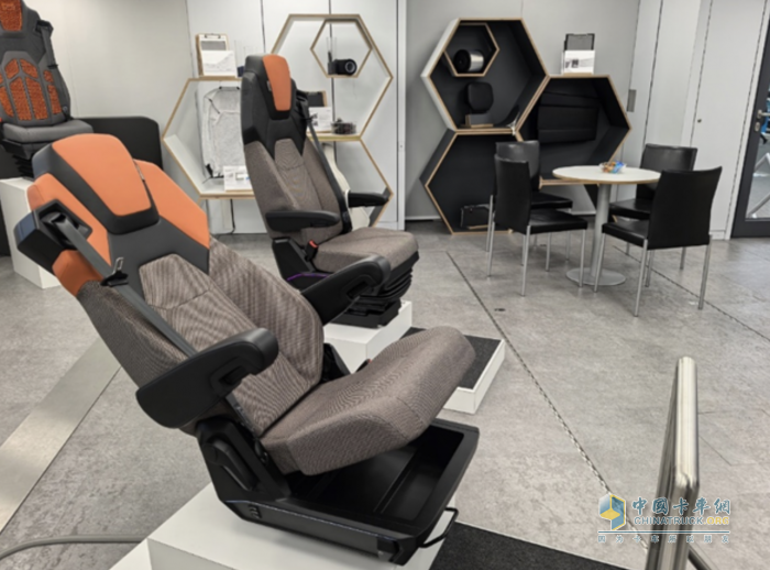 舒適、環(huán)保與科技，伊思靈攜未來(lái)座椅閃耀I(xiàn)AA