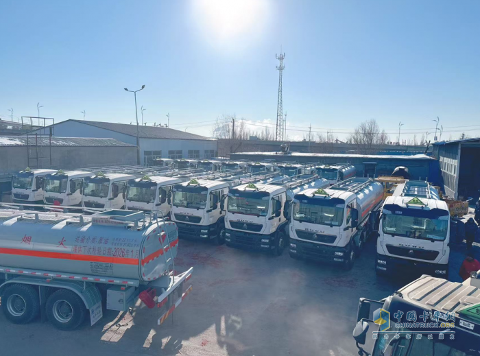 30輛中國(guó)重汽豪沃原油運(yùn)輸車正式交付，助力能源運(yùn)輸再升級(jí)！