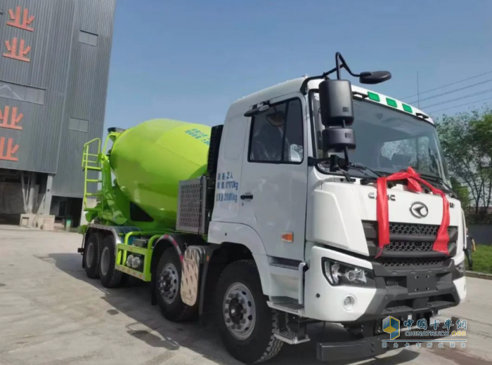 星馬輕騎兵電動(dòng)上裝攪拌車(chē)