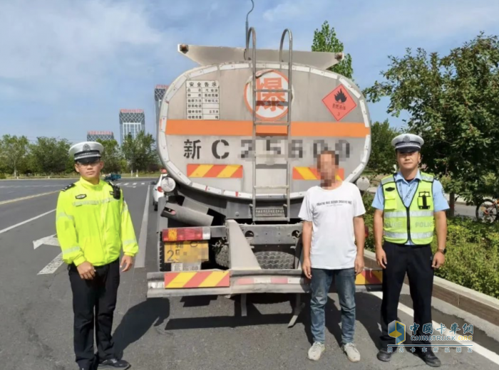 新疆查處押運(yùn)員無證駕駛危化品車