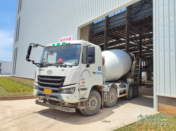 星馬輕騎兵攪拌車(chē)助力紹興客戶(hù)拓寬“錢(qián)”路