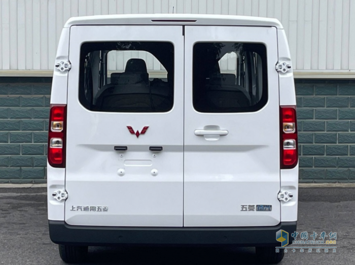 銷冠升級！五菱揚光搭載寧德時代天行電池亮相