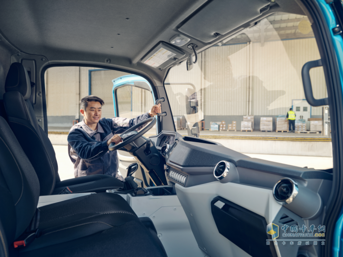 破局而上，飛碟汽車以“司機(jī)第一”重塑綠色運輸新標(biāo)桿