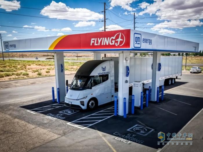 葦渡科技接受墨西哥商會考察，現(xiàn)場展示670km長續(xù)航純電重卡