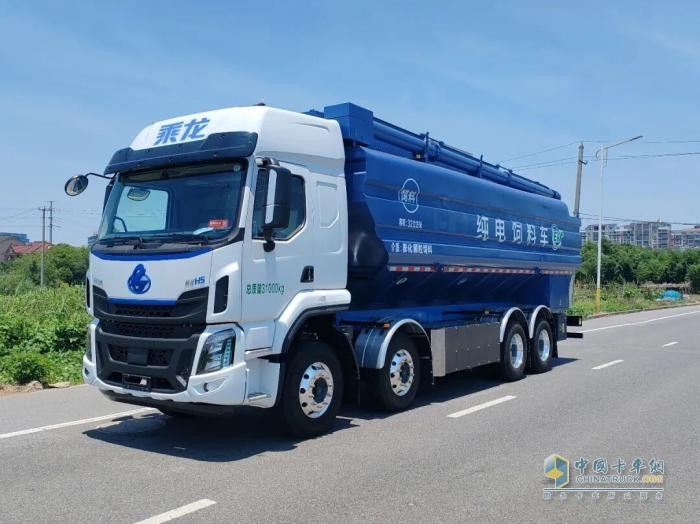 乘龍H5電動飼料車:打響“飼料新鮮保衛(wèi)戰(zhàn)”的智能先鋒