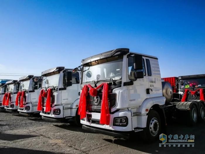 500輛戰(zhàn)略簽約暨100輛子母車！疆煤外運(yùn)在寧夏跑出陜汽速度