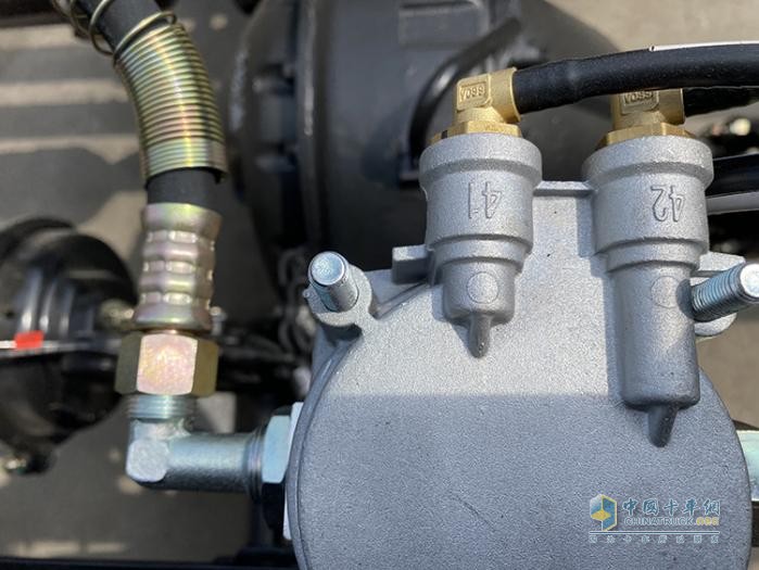 解放青汽JK6 4×2 320馬力大單橋載貨！一身“掙”能量太讓人心動(dòng)了！