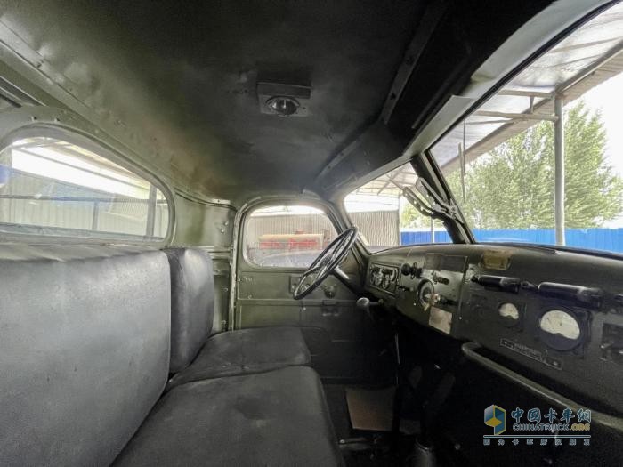 “老爺車(chē)天鷹”:修復(fù)老解放卡車(chē) 續(xù)寫(xiě)解放情懷