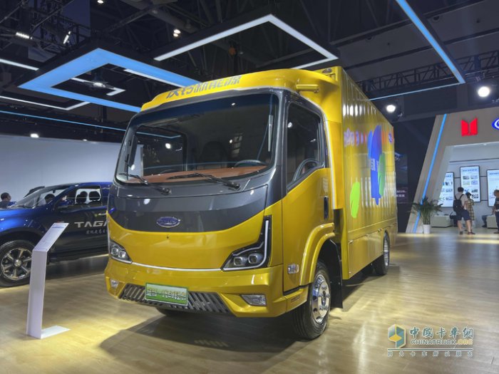 “臻品智造 鈴動(dòng)未來(lái)”科技創(chuàng)新看慶鈴，2023重慶智博展風(fēng)采