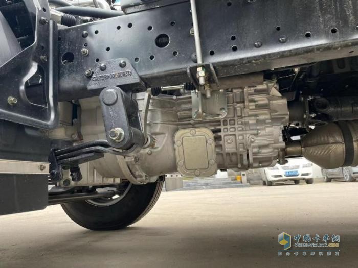 體驗采埃孚5擋手自一體變速箱 奧鈴玉兔III值得你來關注