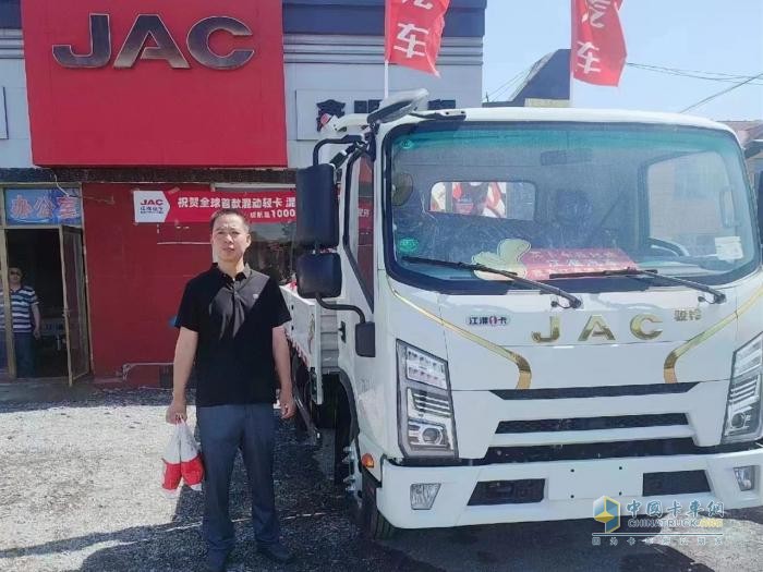 經(jīng)營家居20年，從雇車到買車，他的江淮1卡駿鈴為什么越來越多？