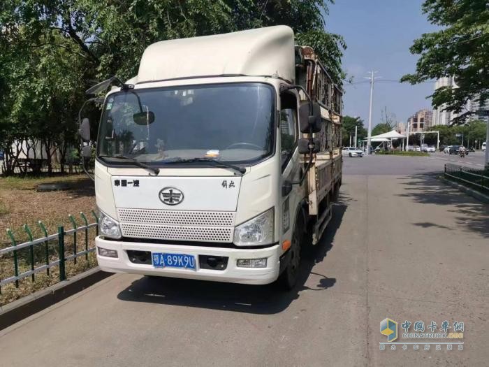 一年油費能省8千！鄧大慶：買車我就認準解放輕卡