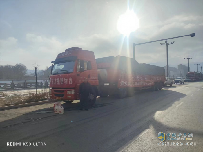 情暖甘肅 共克時艱 解放“使者”與災區(qū)同胞共渡難關(guān)