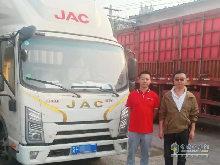 經(jīng)營家族糧油公司 他增購8輛江淮1卡駿鈴讓生意再上一個(gè)臺階！